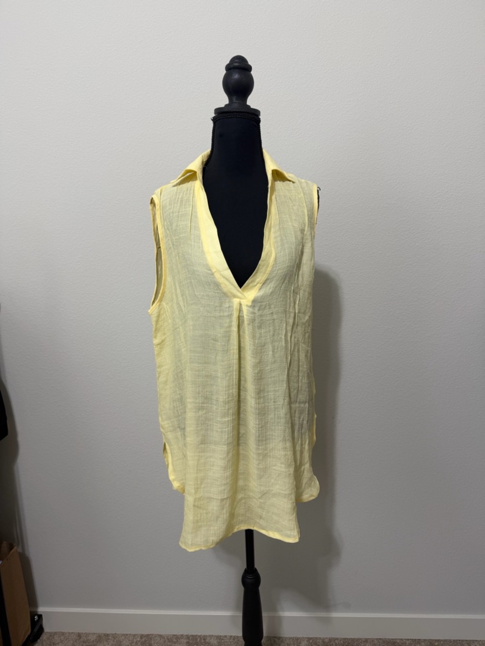 NWT Sleeveless V-Neck Lightweight Yellow Tunic Top
